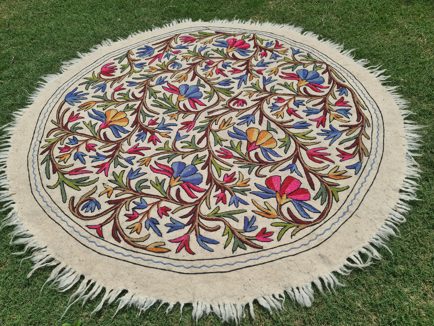 Round rug 5 ft boho wool rug "Namda" from Kashmir hand felted and embroidered