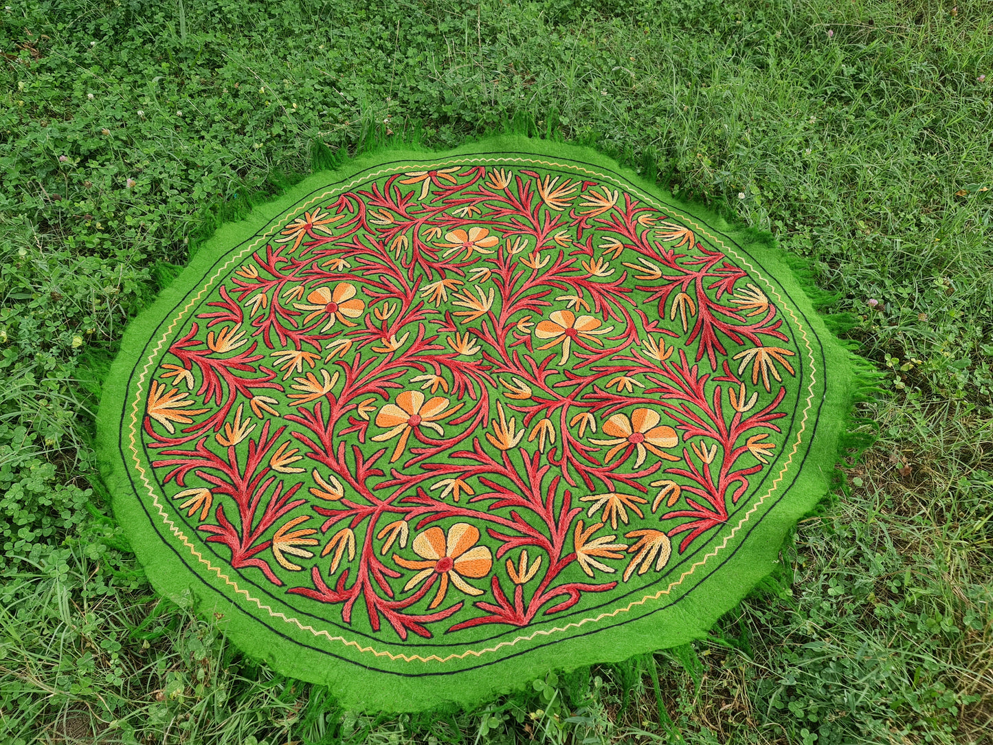 Round rug 5 ft boho wool rug "Namda" from Kashmir hand felted and embroidered