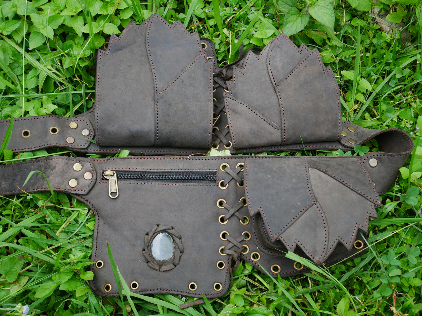 4 Pocket "Leaves" Gemstone Belt Bag: Handmade Leather with Unique Charm