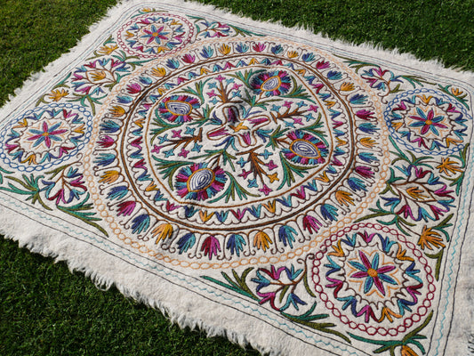 Hand-Felted 7x5 Flower Wool Rug "Namda" from Kashmir - Unique Floral Embroidery on Sheep Wool Felt Base - Boho Decor for Cozy Floors and Hippie Homes