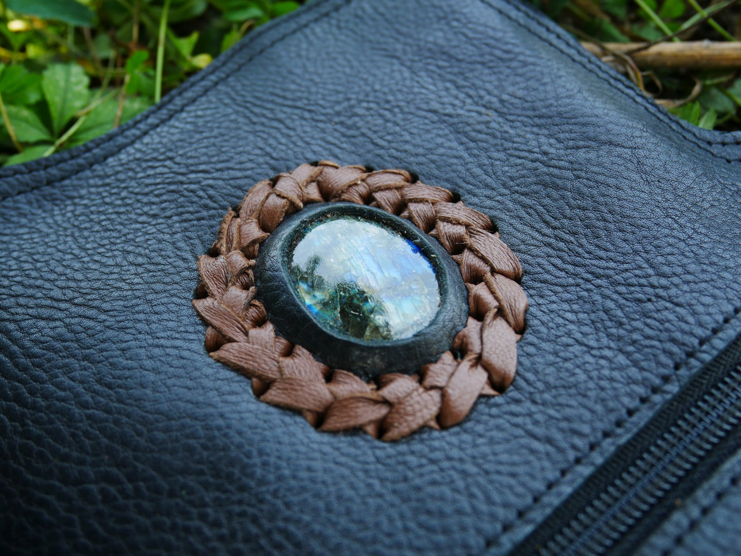 4 Pocket "Leaves" Gemstone Belt Bag: Handmade Leather with Unique Charm