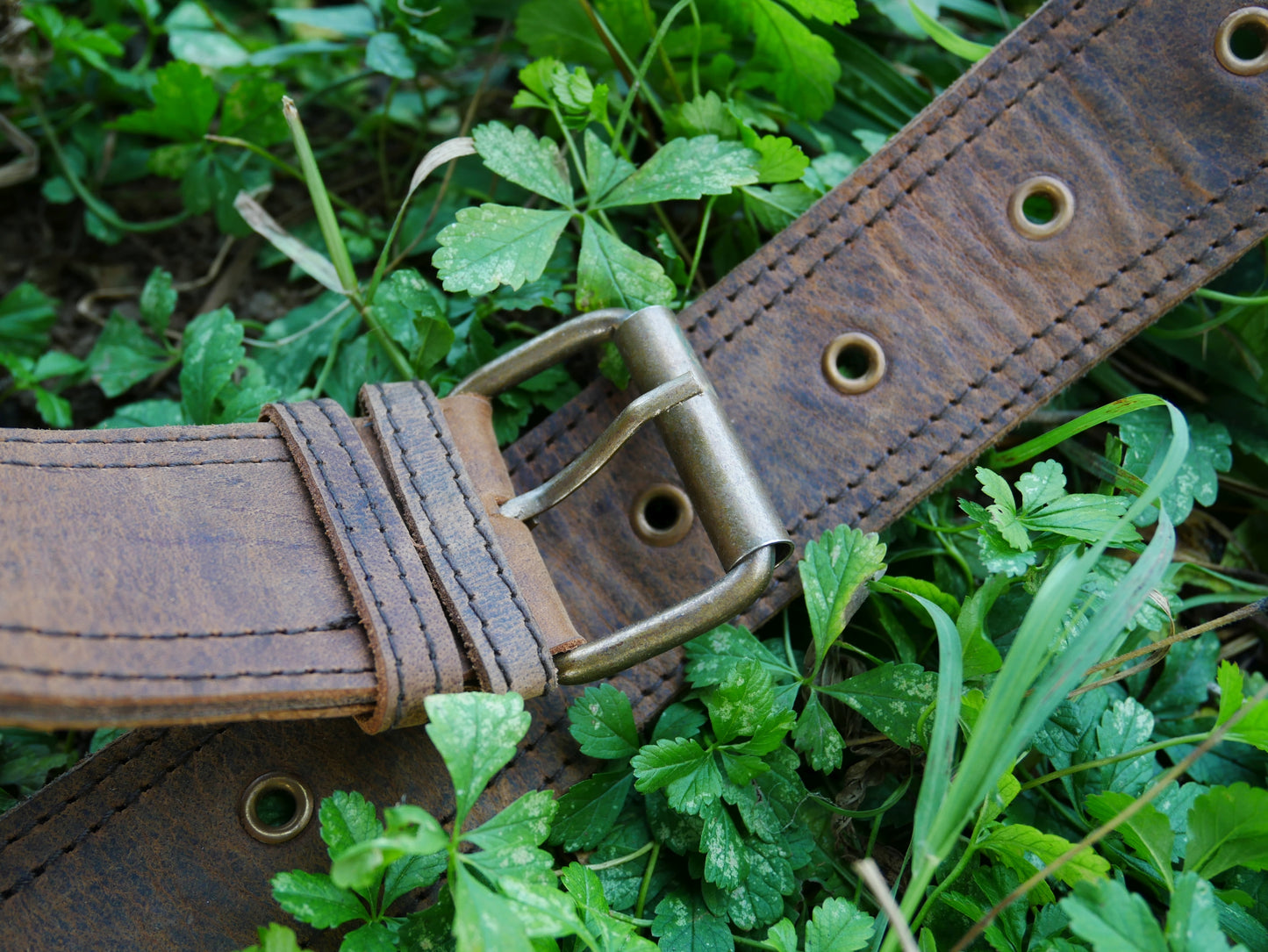 4 Pocket "Leaves" Gemstone Belt Bag: Handmade Leather with Unique Charm