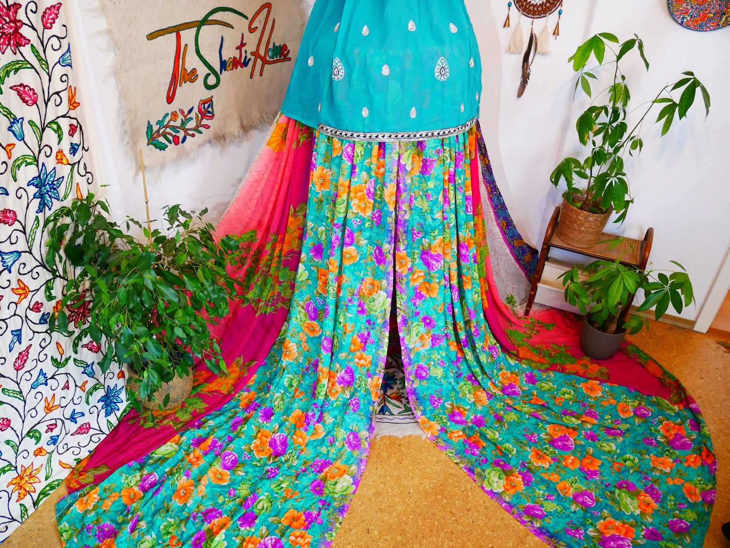 Boho Baldachin - Saree Zelt - Betthimmel | böhmische Hochzeitskulisse | Indisches Hippie-Dekor – Sitzbereich auf dem Boden | Meditationsraum - Glamping