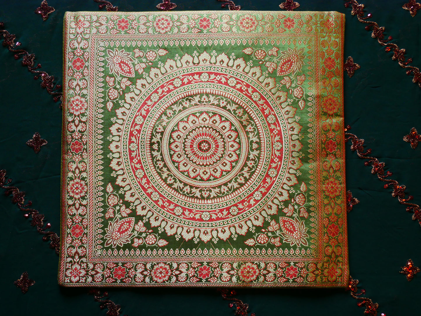 Mandala-Wurfkissenbezug - Kissen im indischen Brokat-Boho-Stil