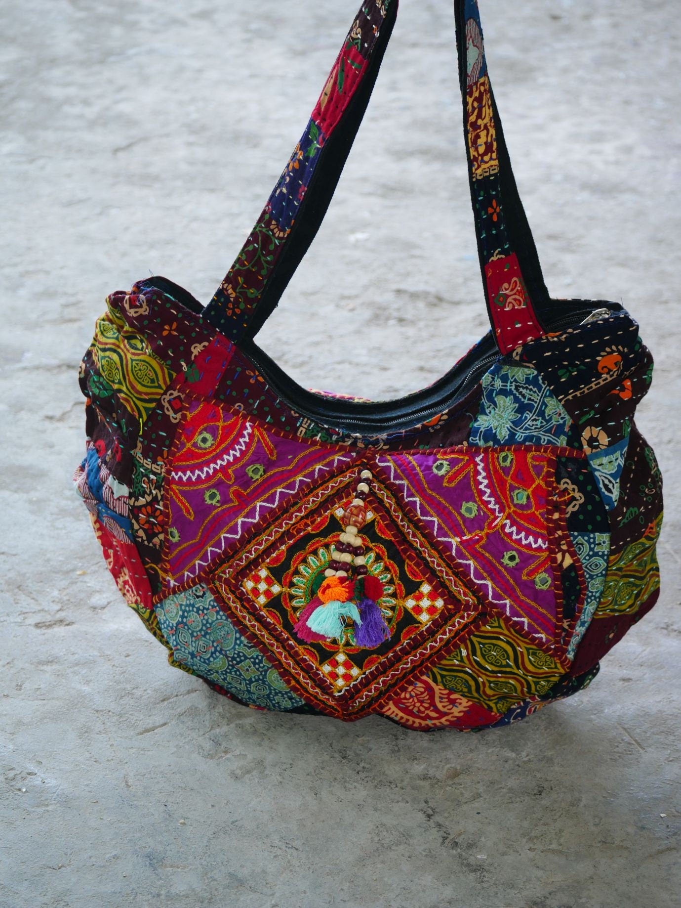 Hippie Hobo Tasche handgefertigte Boho Umhangetasche groBe Hobo Tasche Festivaltasche Patchwork Stofftasche Umhangetasche Zigeunertasche bunte