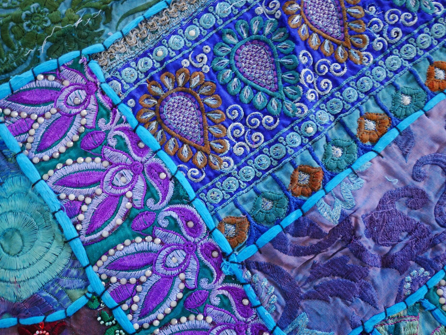 Blauer Tischläufer - Wandbehang, Vintage-Sari-Patchwork-Wandteppich