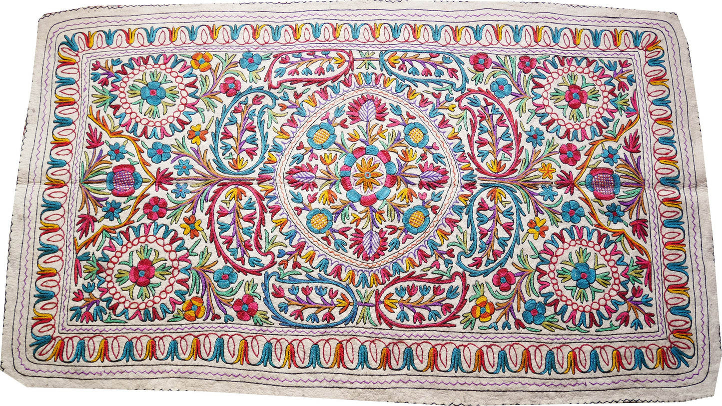Large wool rug - Mandala rug 10x6' | boho area rug - Indian floor rug | traditional Namda from Kashmir | felted wool rug handmade embroidery