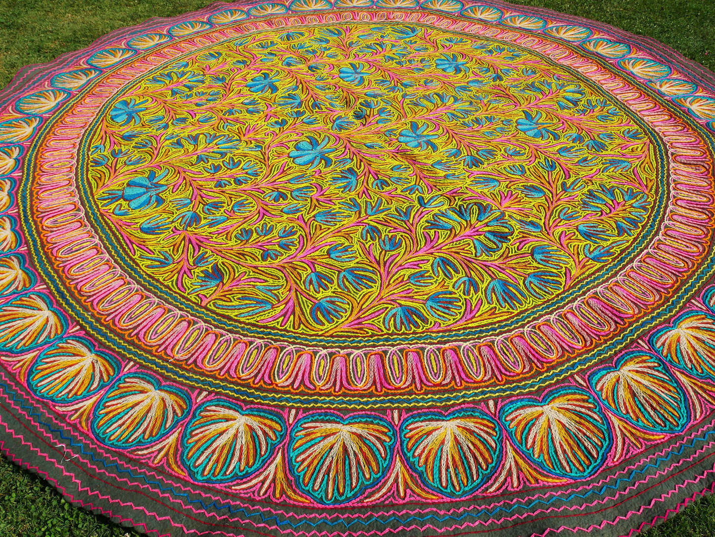 Large wool rug 10ft round rug "Himalayan Jewel" traditional Namda - boho Mandala rug, felted wool - Amazing floral embroidery | bohemian bedroom - The Shanti Home